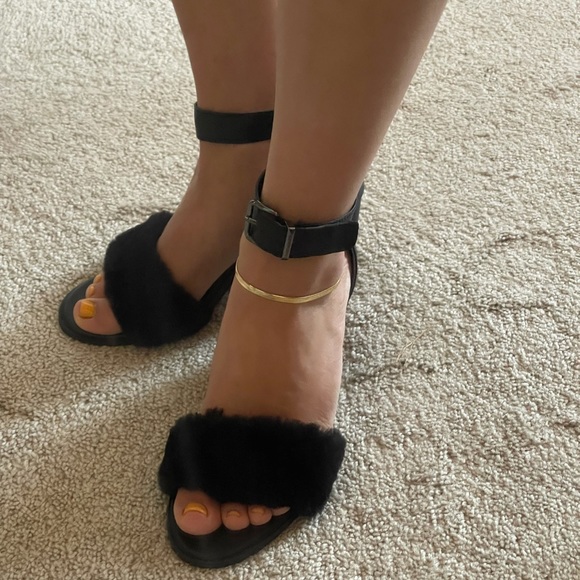 Seychelles Fuzzy Block Heel - Picture 6 of 6